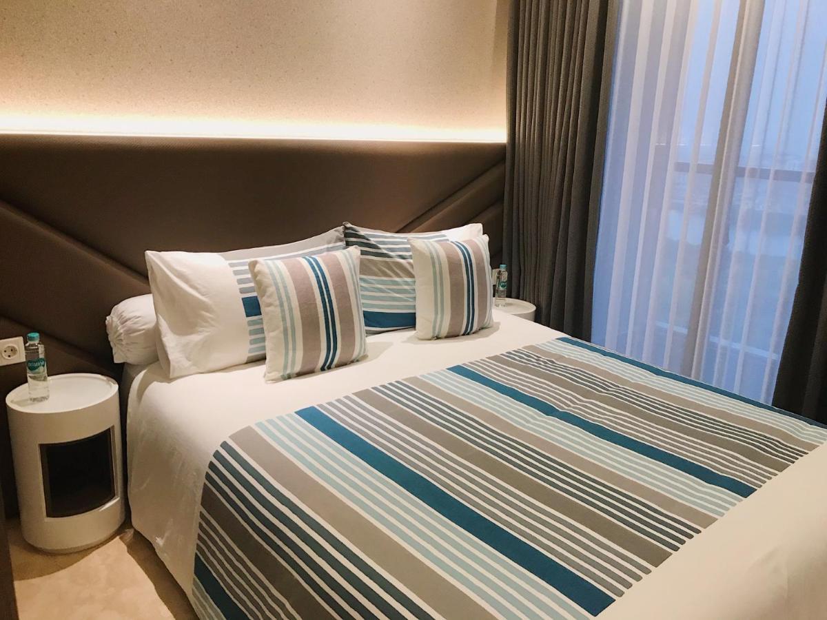 Gold Coast Pik Sea View Apartments By Longesuites Cakarta Dış mekan fotoğraf